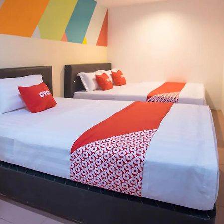 Oyo 90281 Hotel Taj Seksyen 13 Shah Alam Exterior foto