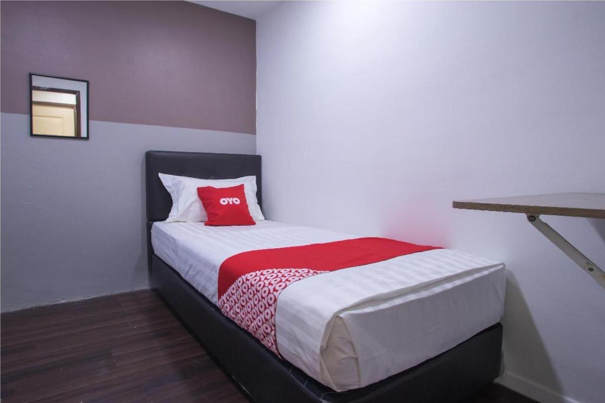 Oyo 90281 Hotel Taj Seksyen 13 Shah Alam Exterior foto